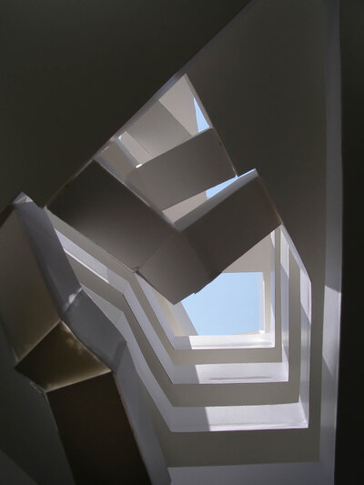 Kosmos Raumknoten Mehrfamilienhaus Rondo Zuerich Oerlikon Treppenhalle2 Bild GP