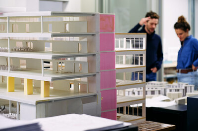 Graber-Pulver-Bueroalltag